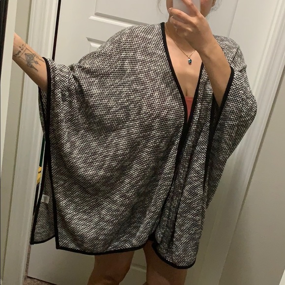 KNIT PONCHO WRAP - Picture 4 of 6